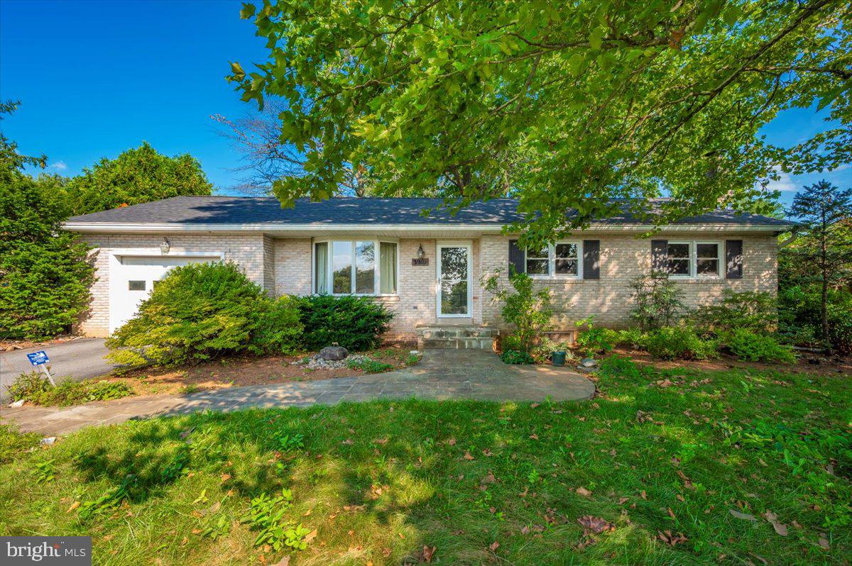 3901 Shadywood Court, Jefferson