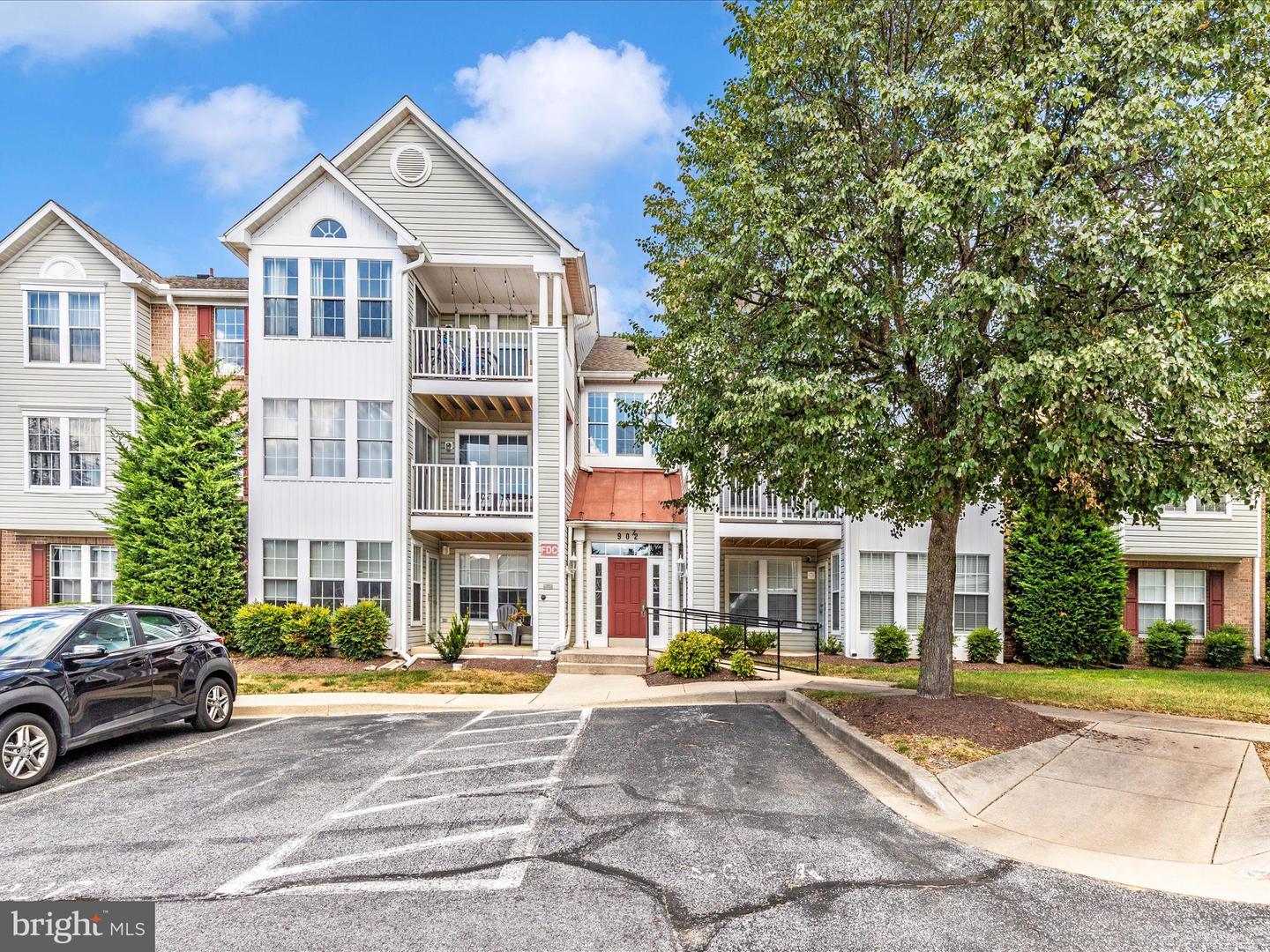 902 Blue Leaf Court #8  2d, Frederick