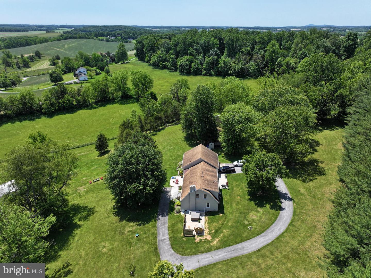 8730 Mapleville, Mount Airy