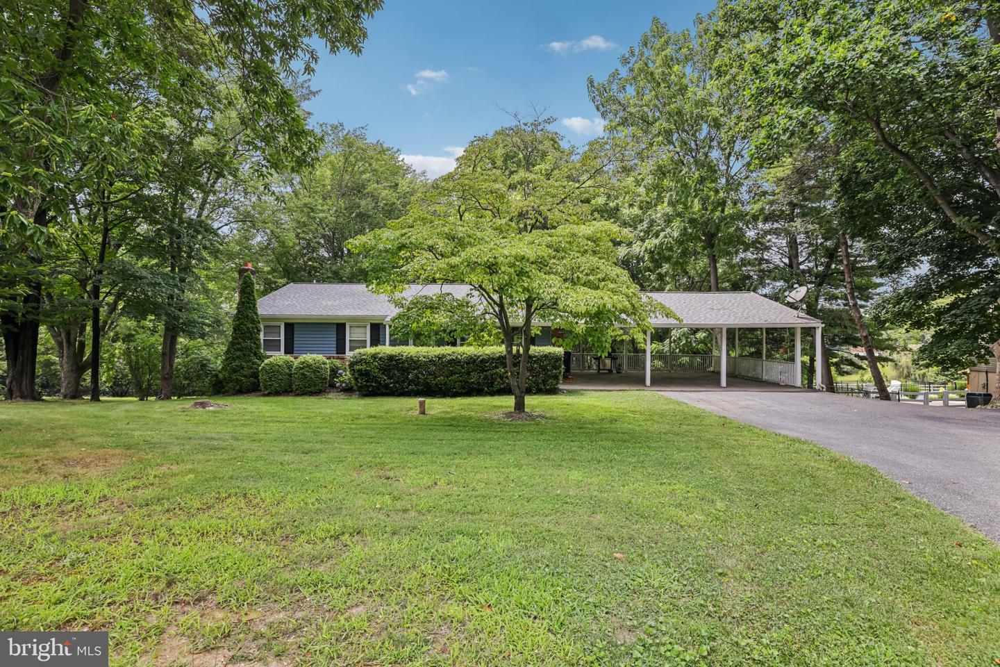 13128 Manor, Mount Airy