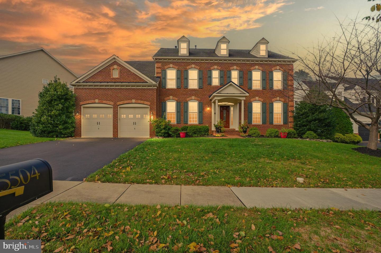 5504 Young Family Trail E, Adamstown