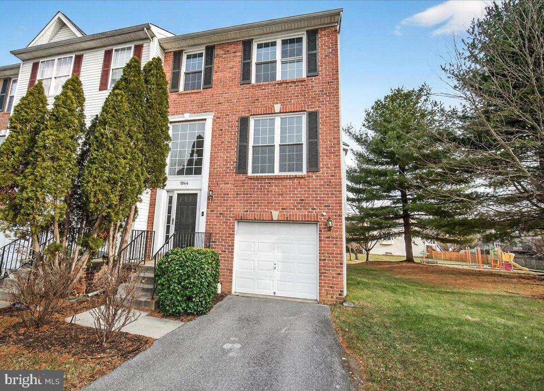 1944 Crossing Stone Court, Frederick