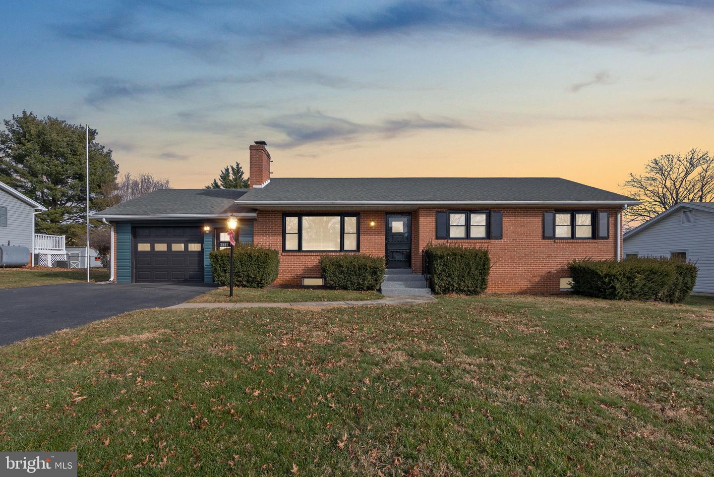 3887 Shadywood Drive