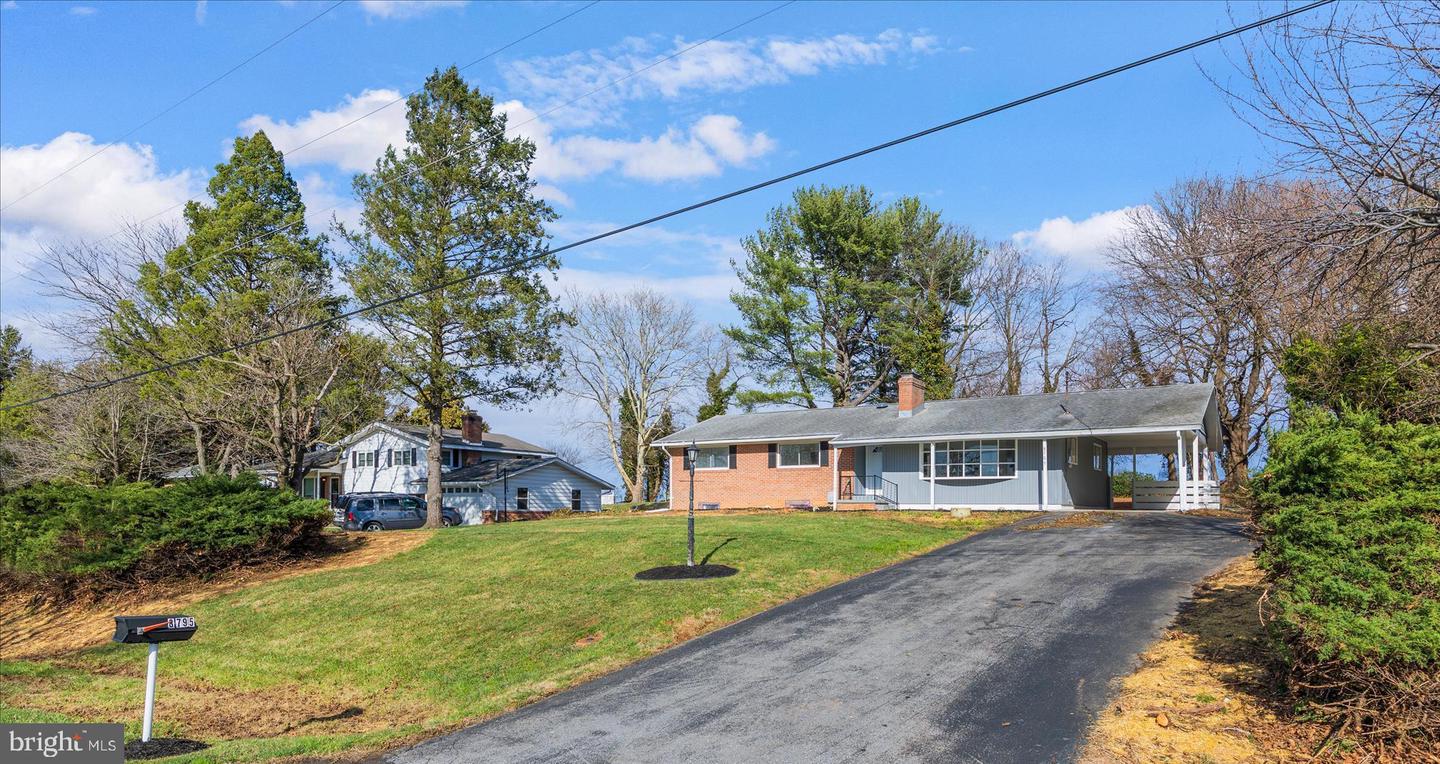 8795 Hickory Hill, Walkersville