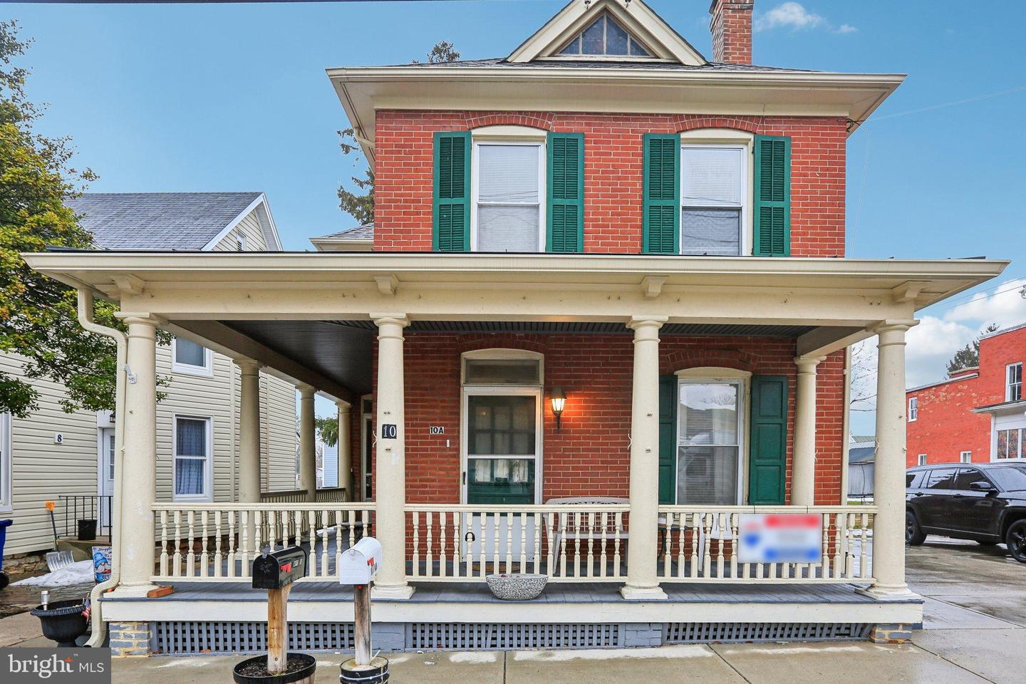 10 N Main Street, Woodsboro