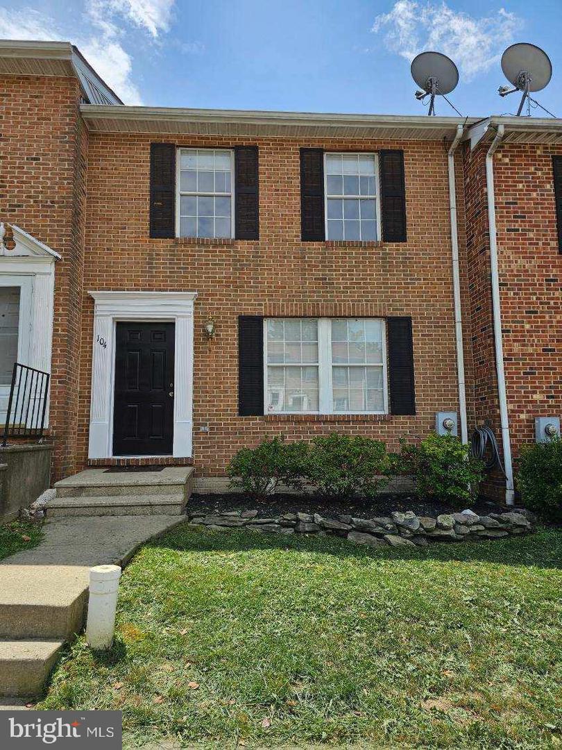 104 S Oak Cliff Court S, Mt. Airy