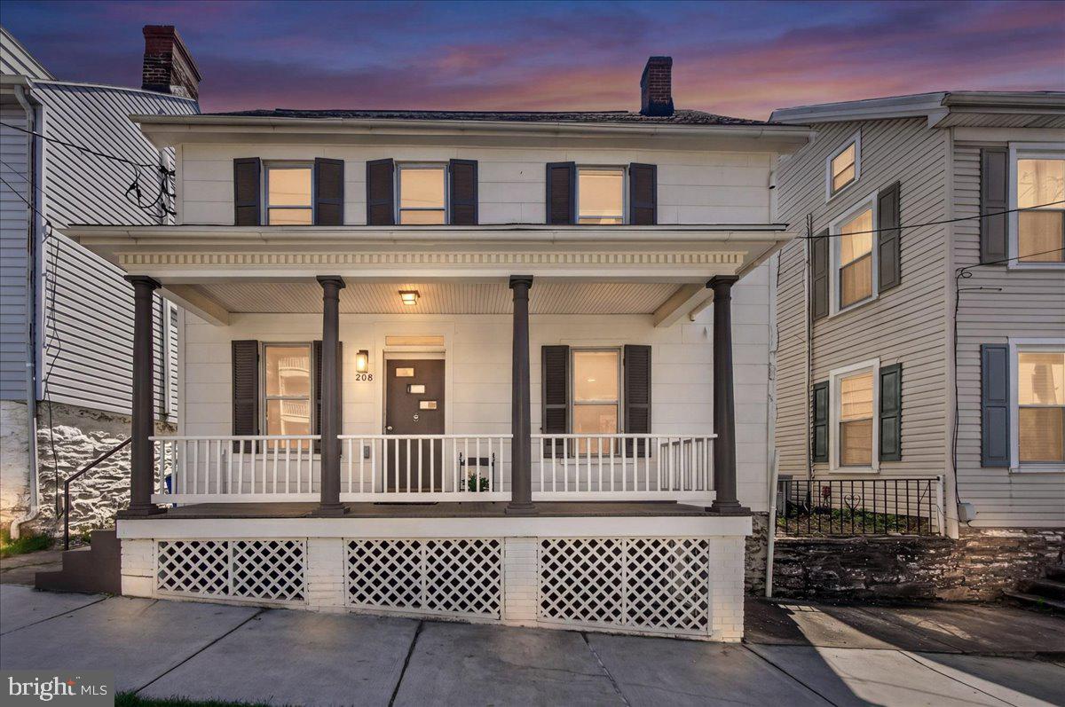 208 Main Street, Middletown