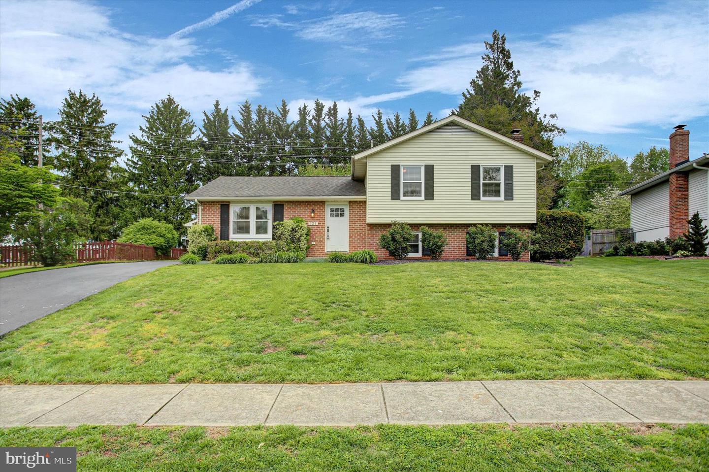 121 Albany Avenue E, Walkersville
