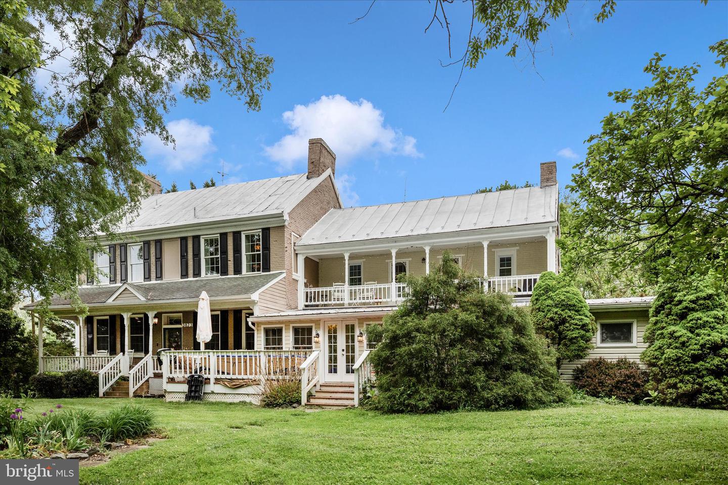 3823 Roundtree Road