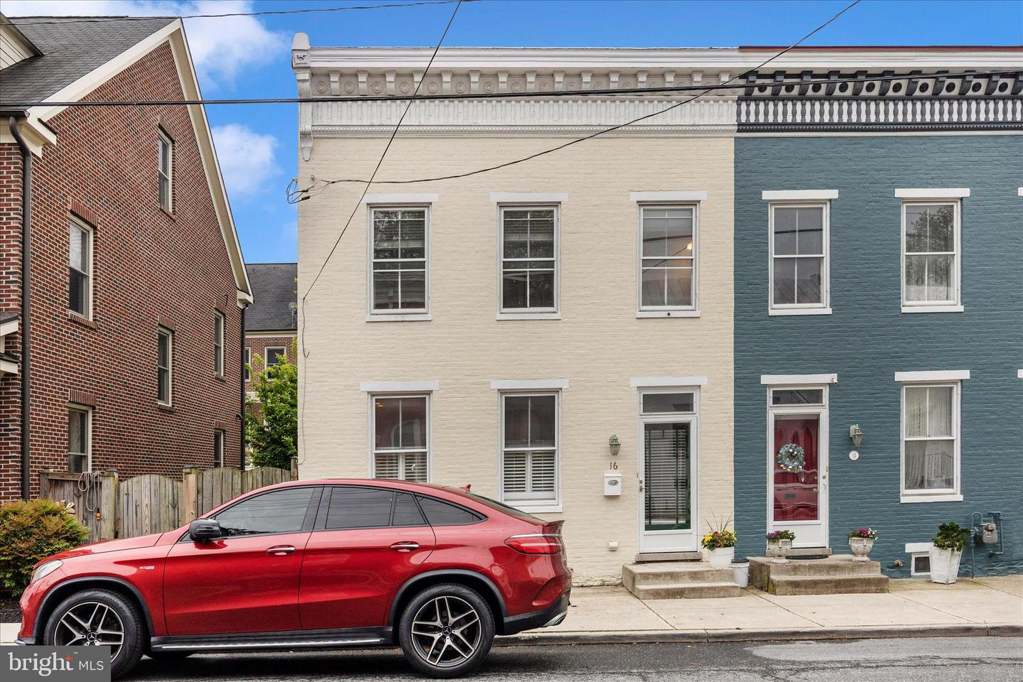 16 5th St E, Frederick