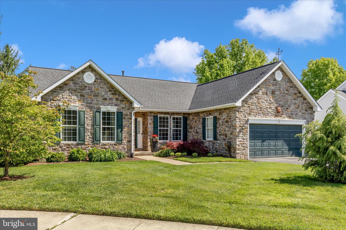 105 Crossing Pointe Court, Frederick