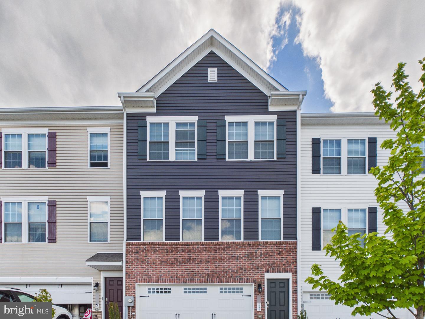 2011 Pomona Way, Frederick