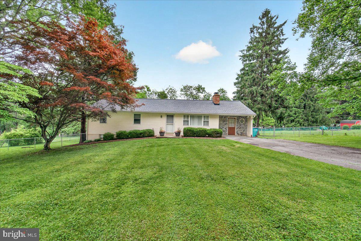 9712 Thompson Dr