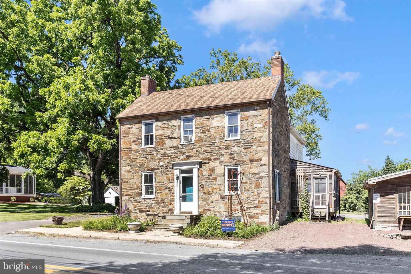 3528 Buckeystown Pike