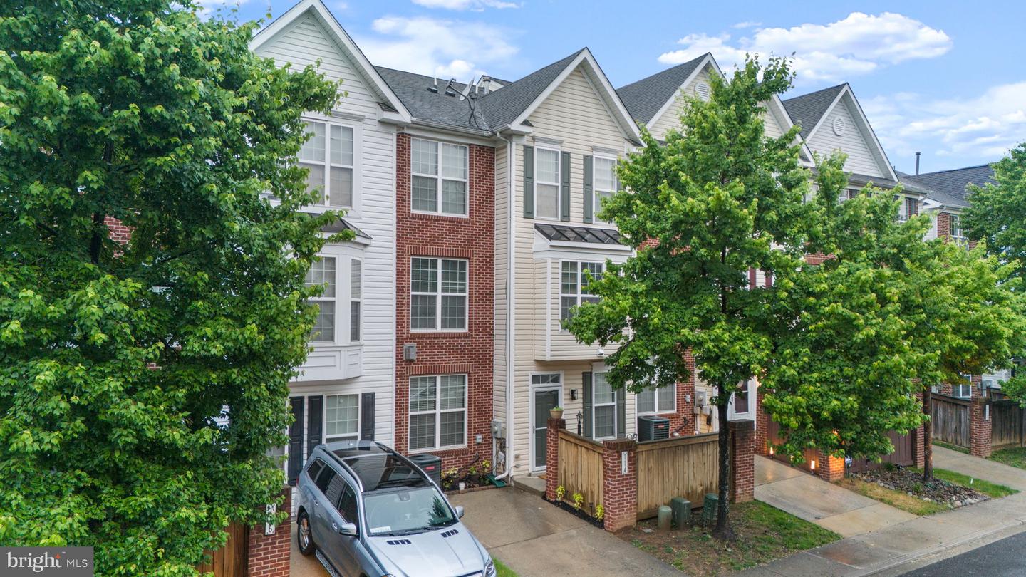 114 Featherstone Place