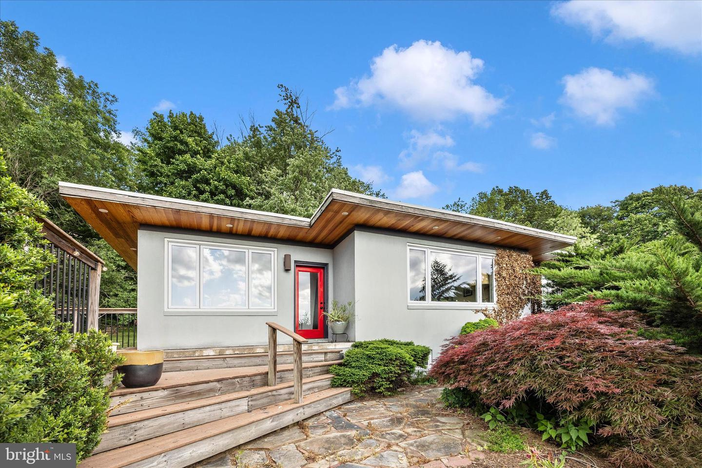4718 Old National, Middletown