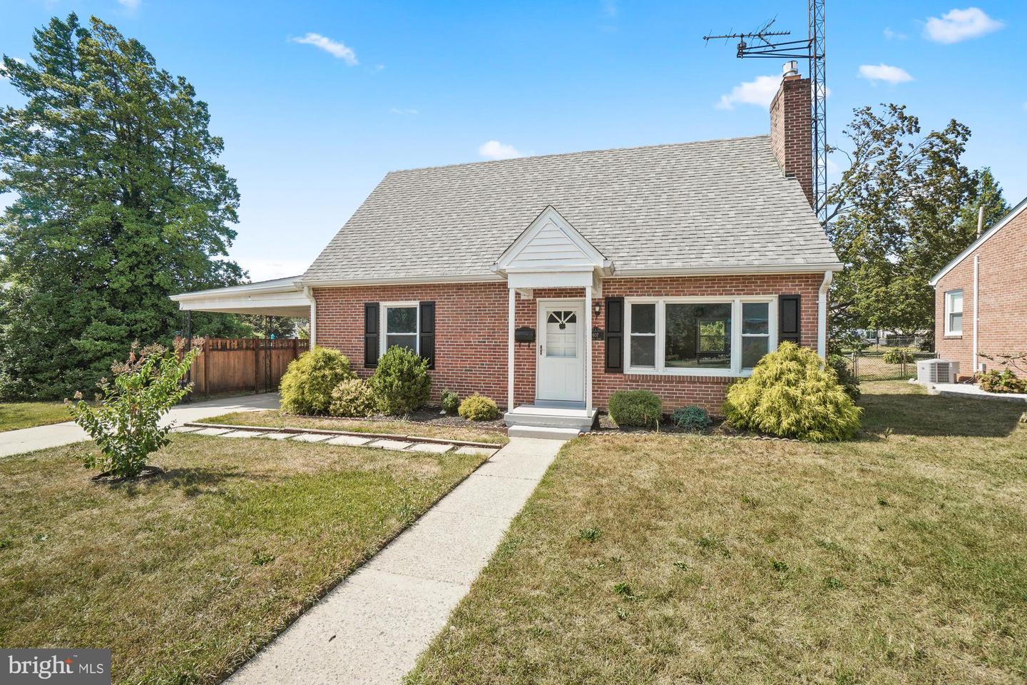 607 Grant Place