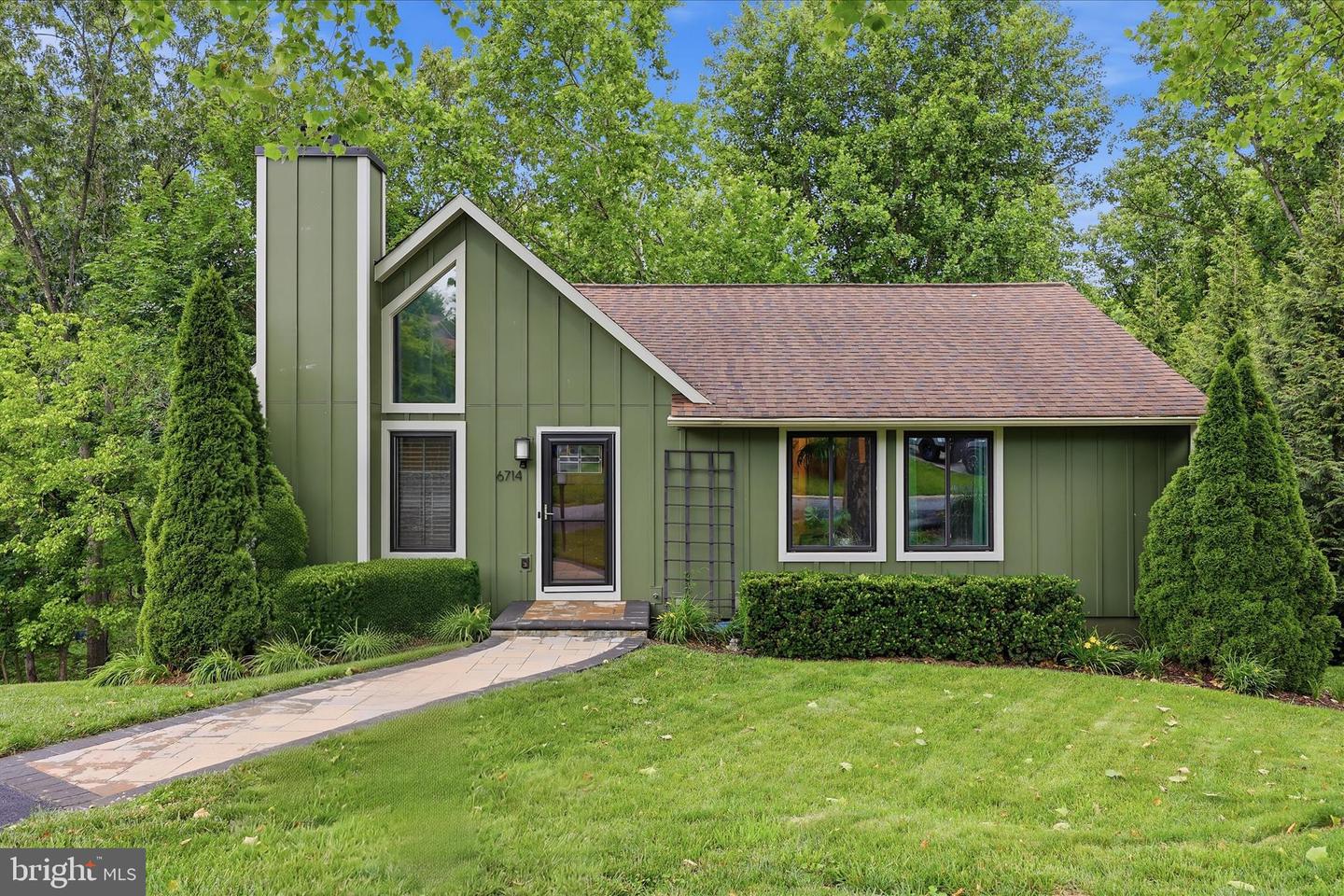 6714 Meadowlawn Circle