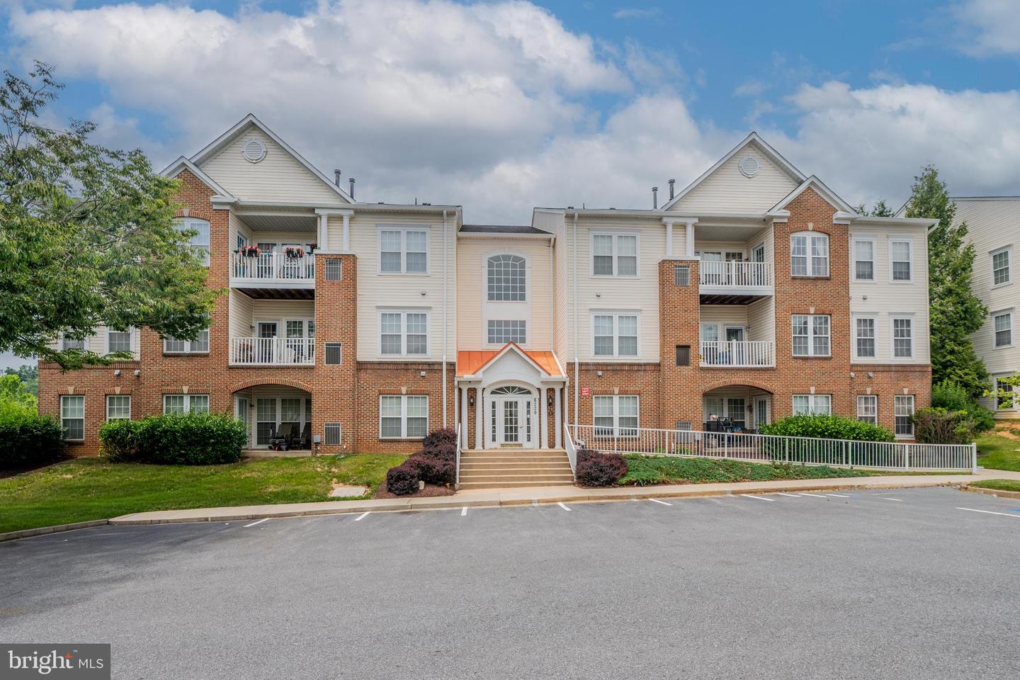 6220 Glen Valley Terrace #3g
