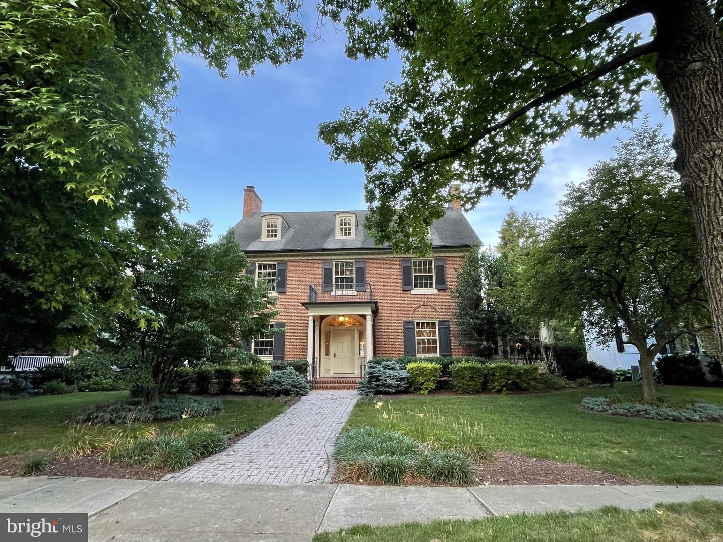 310 Upper College Terrace