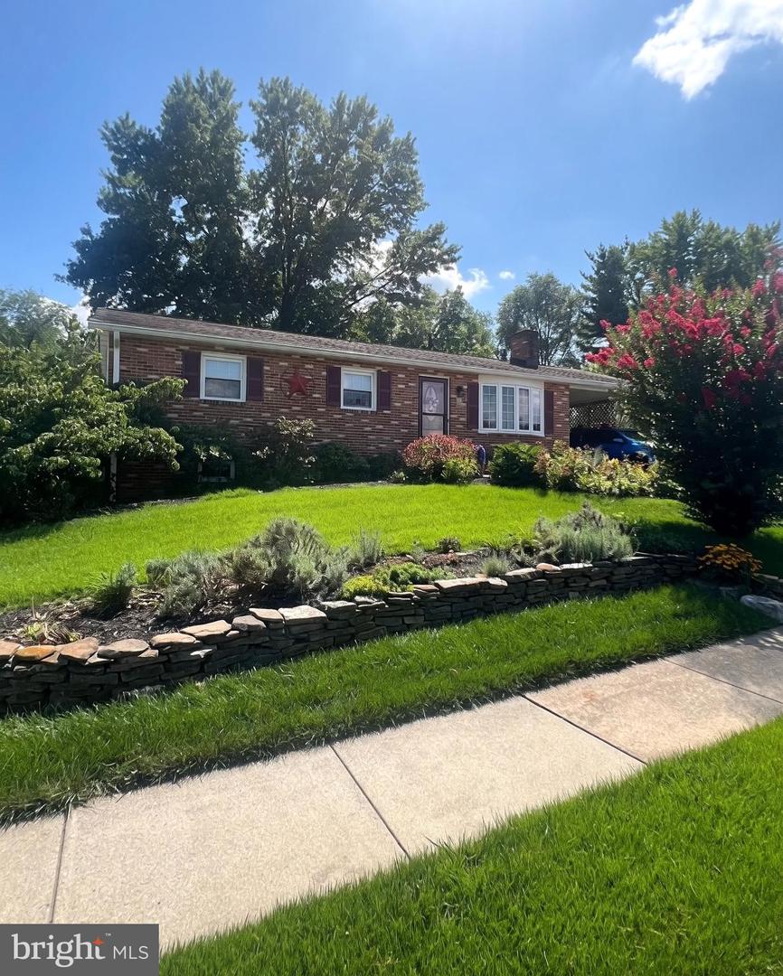 216 Glade Boulevard