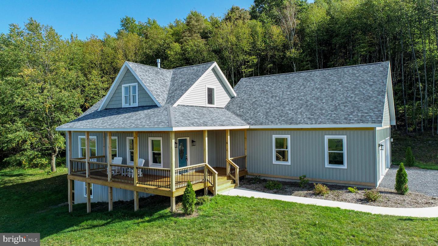 651 Klotz Farm Drive, Mc Henry