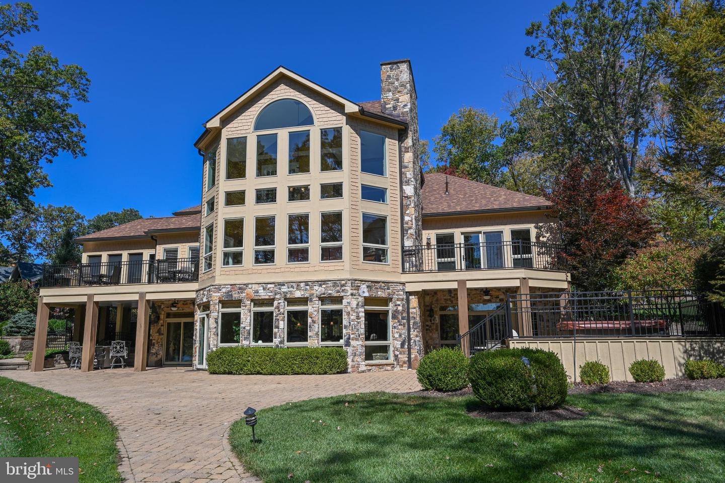 870 Holy Cross Drive, Oakland