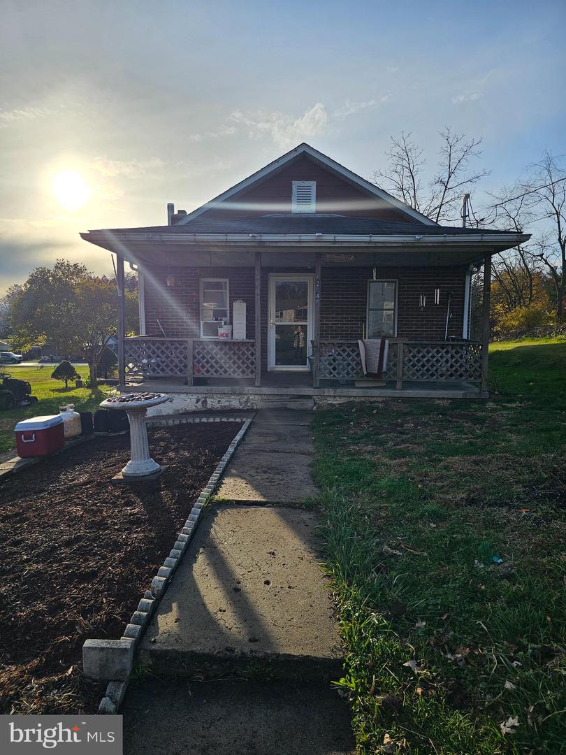 204 E St, Mountain Lake Park