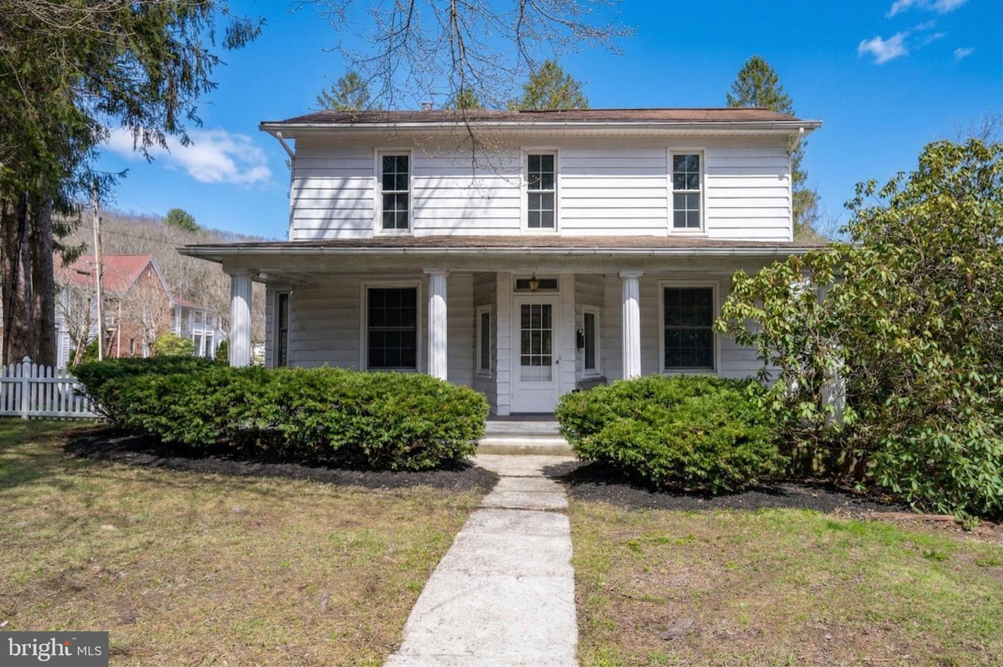 449 S 3rd Street