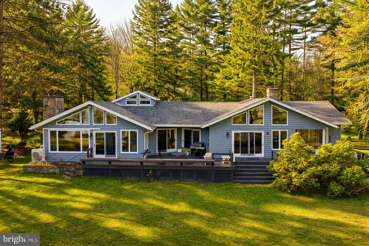 701 Shoreline Drive