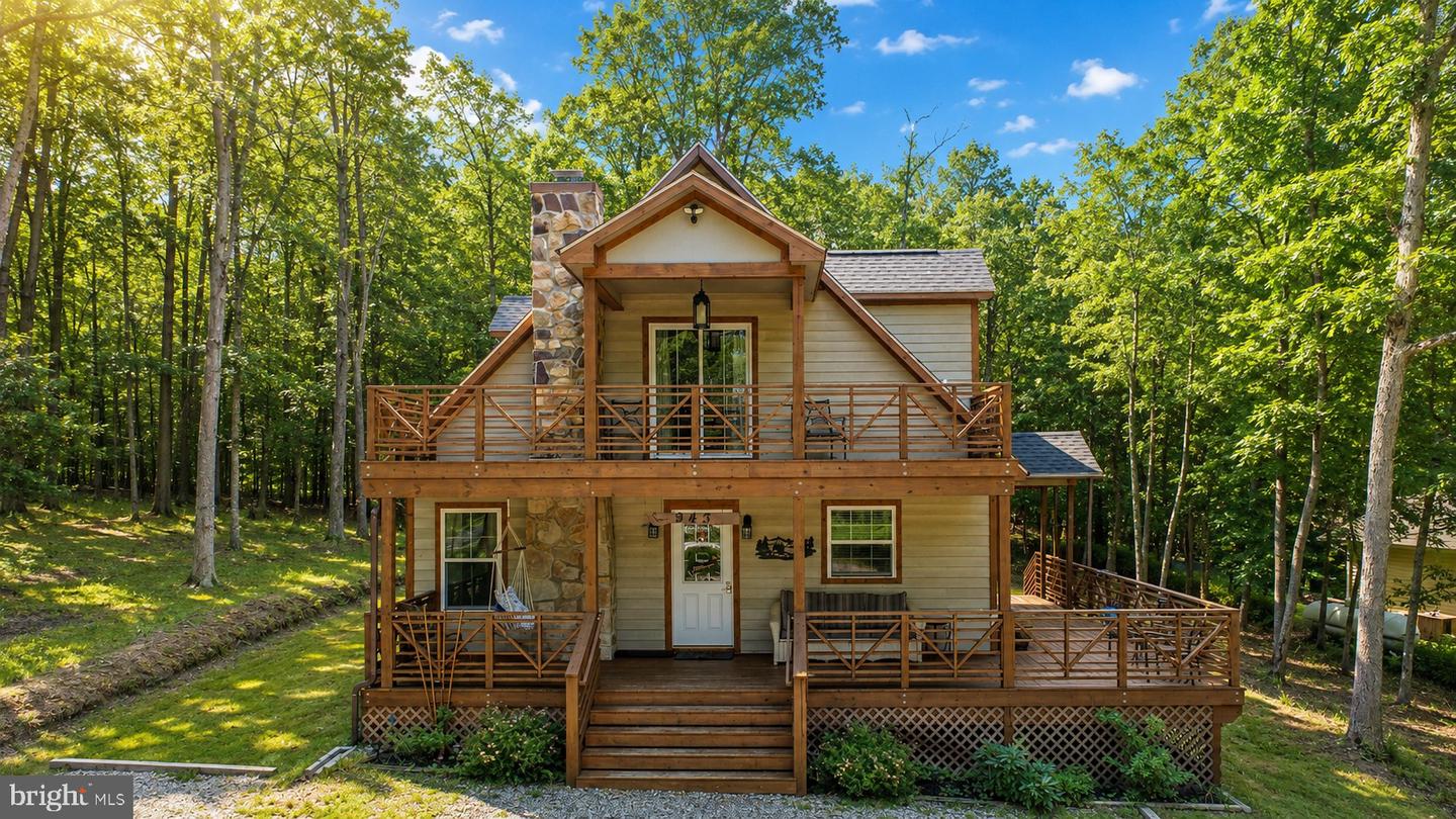 943 Paradise Heights