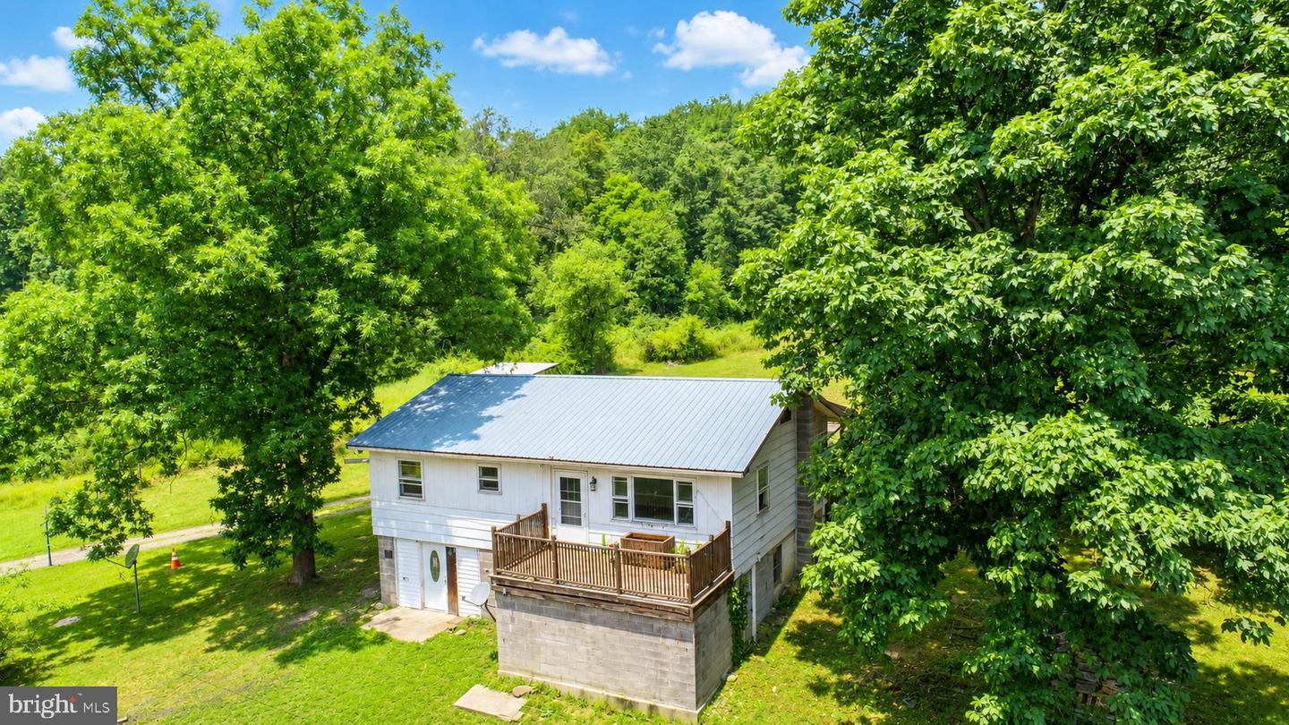 828 Lee Road, Swanton