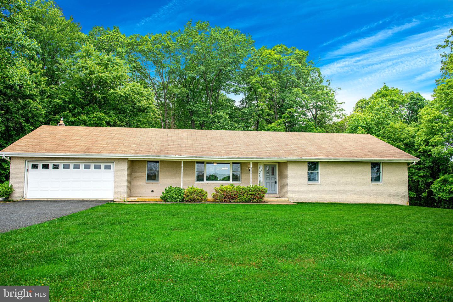 2654 Dublin Road, Street