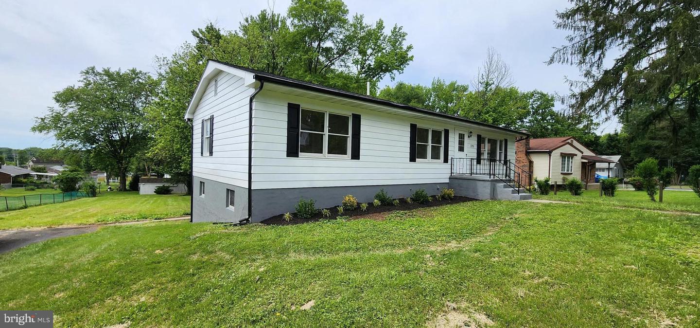 2205 Roth Road, Edgewood