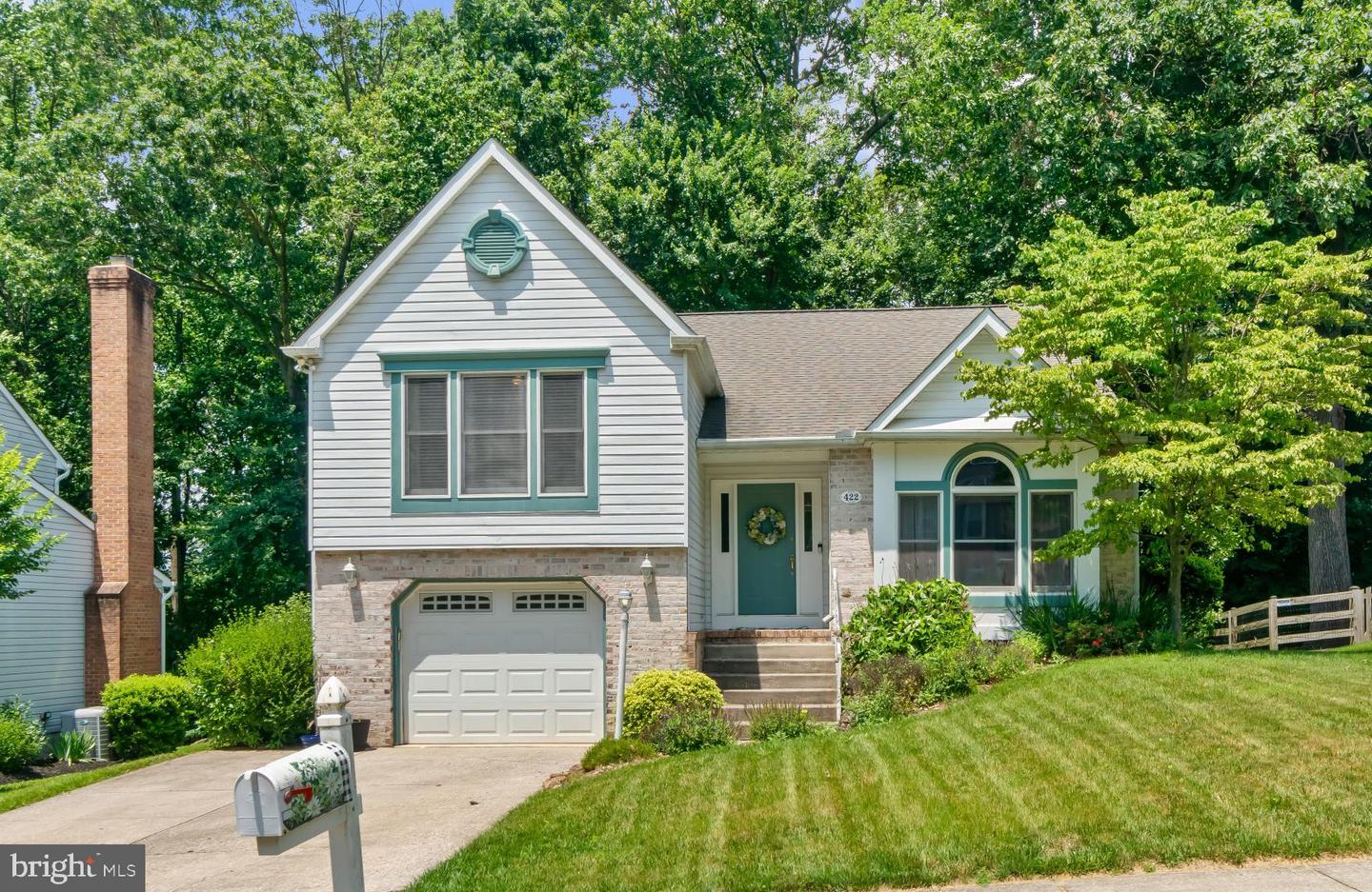 422 Dellcrest Drive, Forest Hill