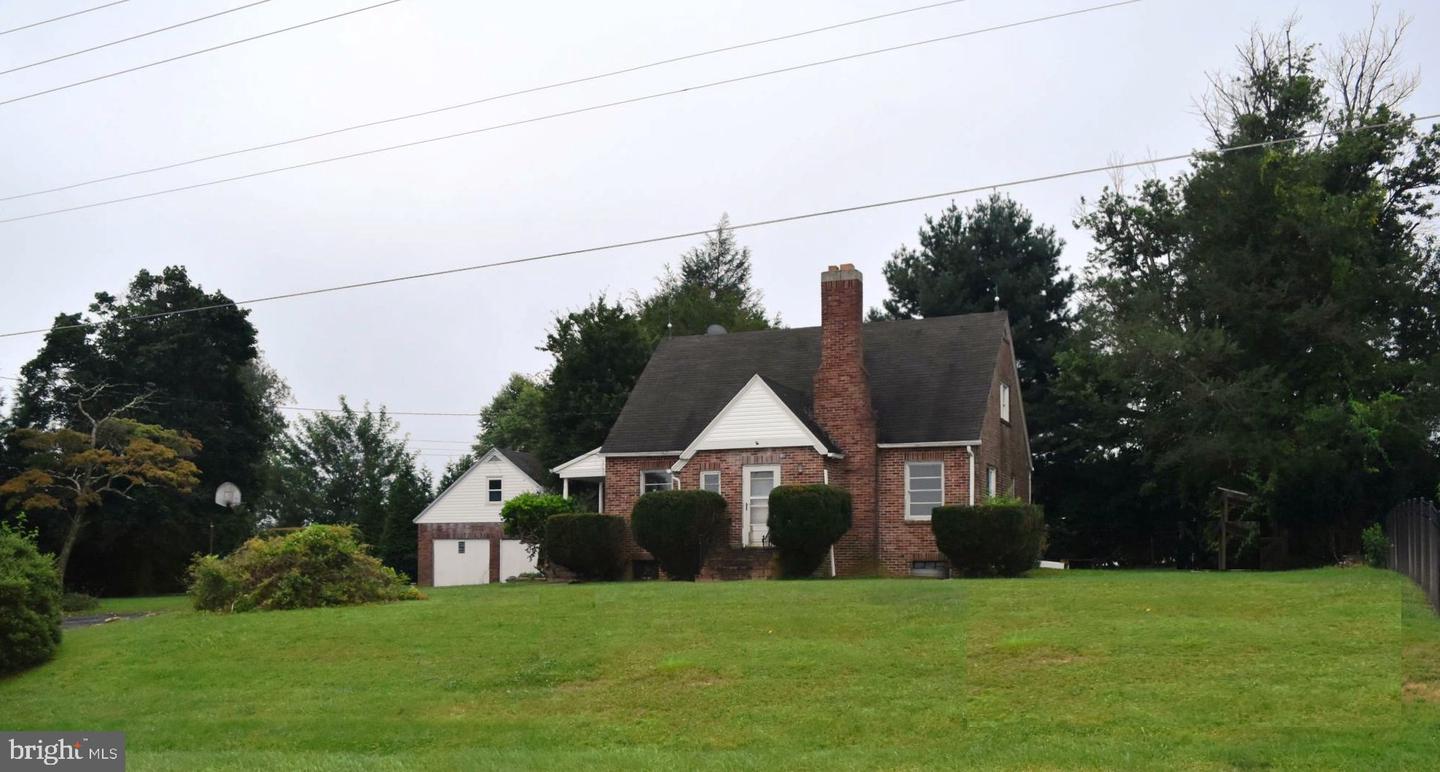 1720 Grafton Shop Road, Forest Hill