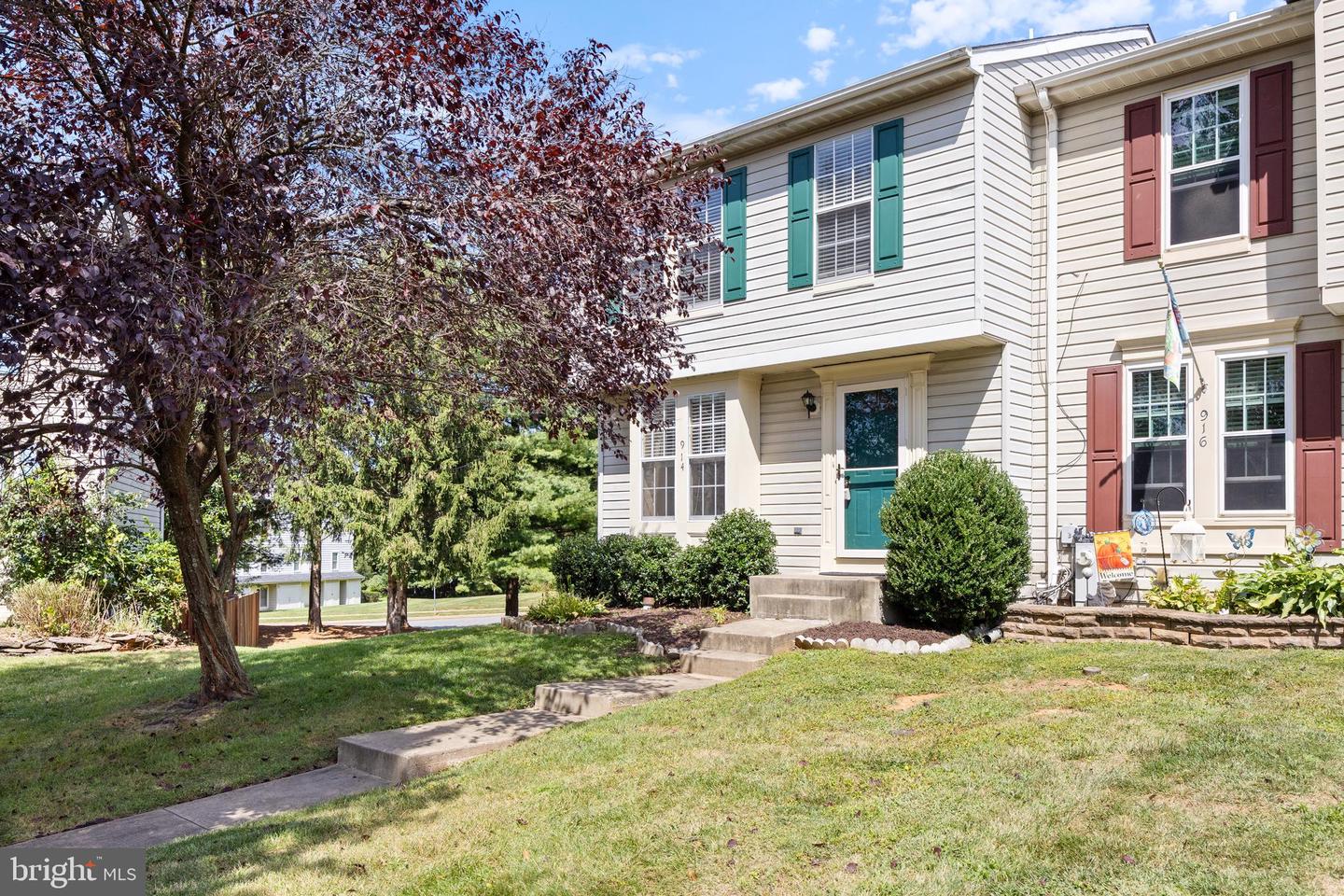 914 Gainsborough Court #914, Bel Air