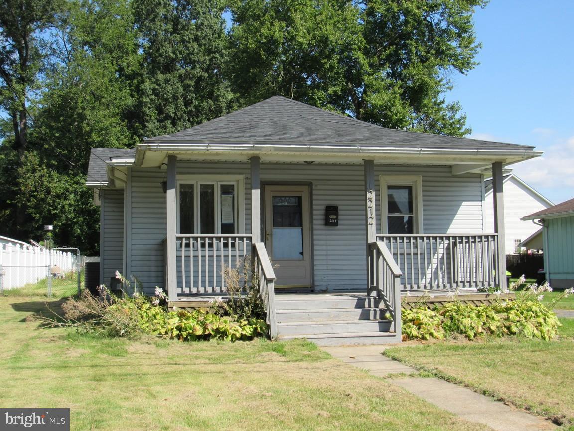 2212 Pine Street, Edgewood