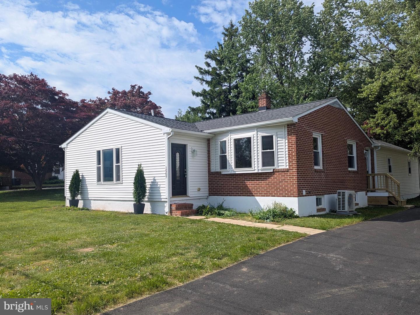 1507 Superior Street