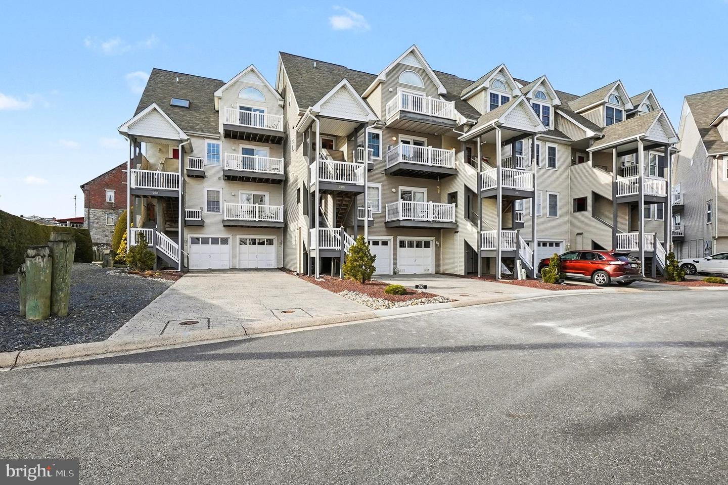 202 Pointe Way #202b, Havre De Grace