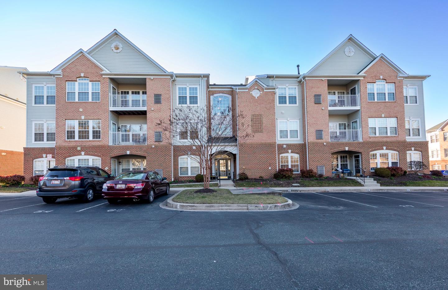712 Kings Path #3a