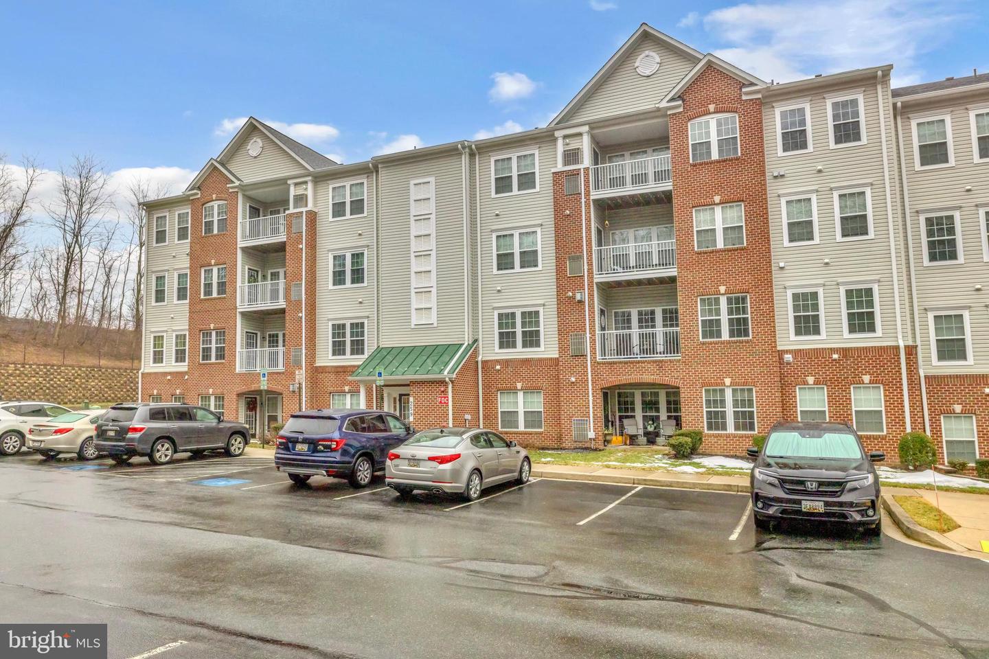 259 Beckenham Circle #404