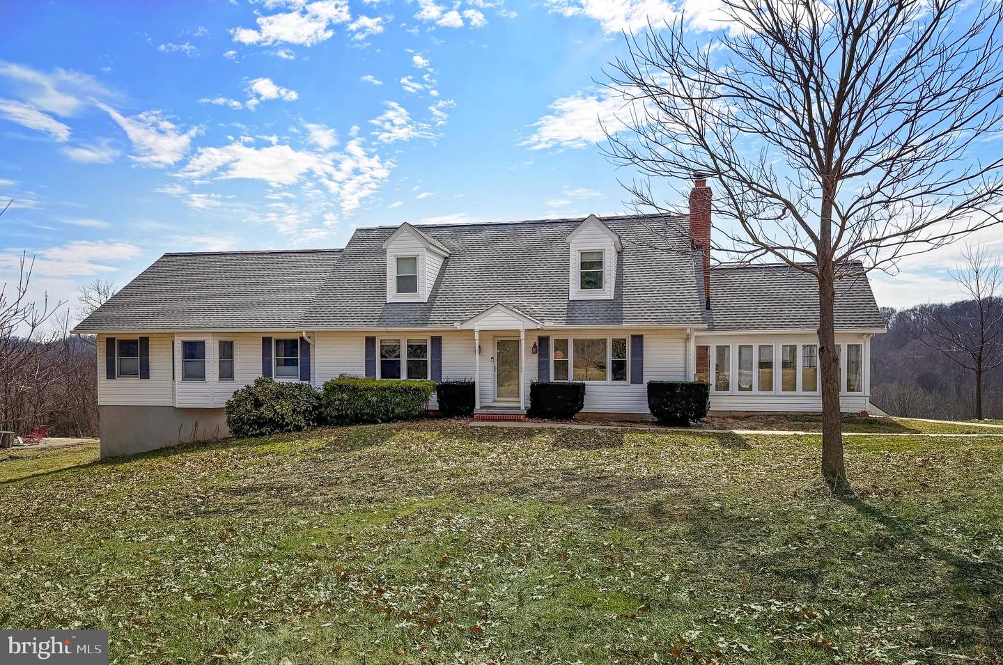 1331 Macton Road, Street