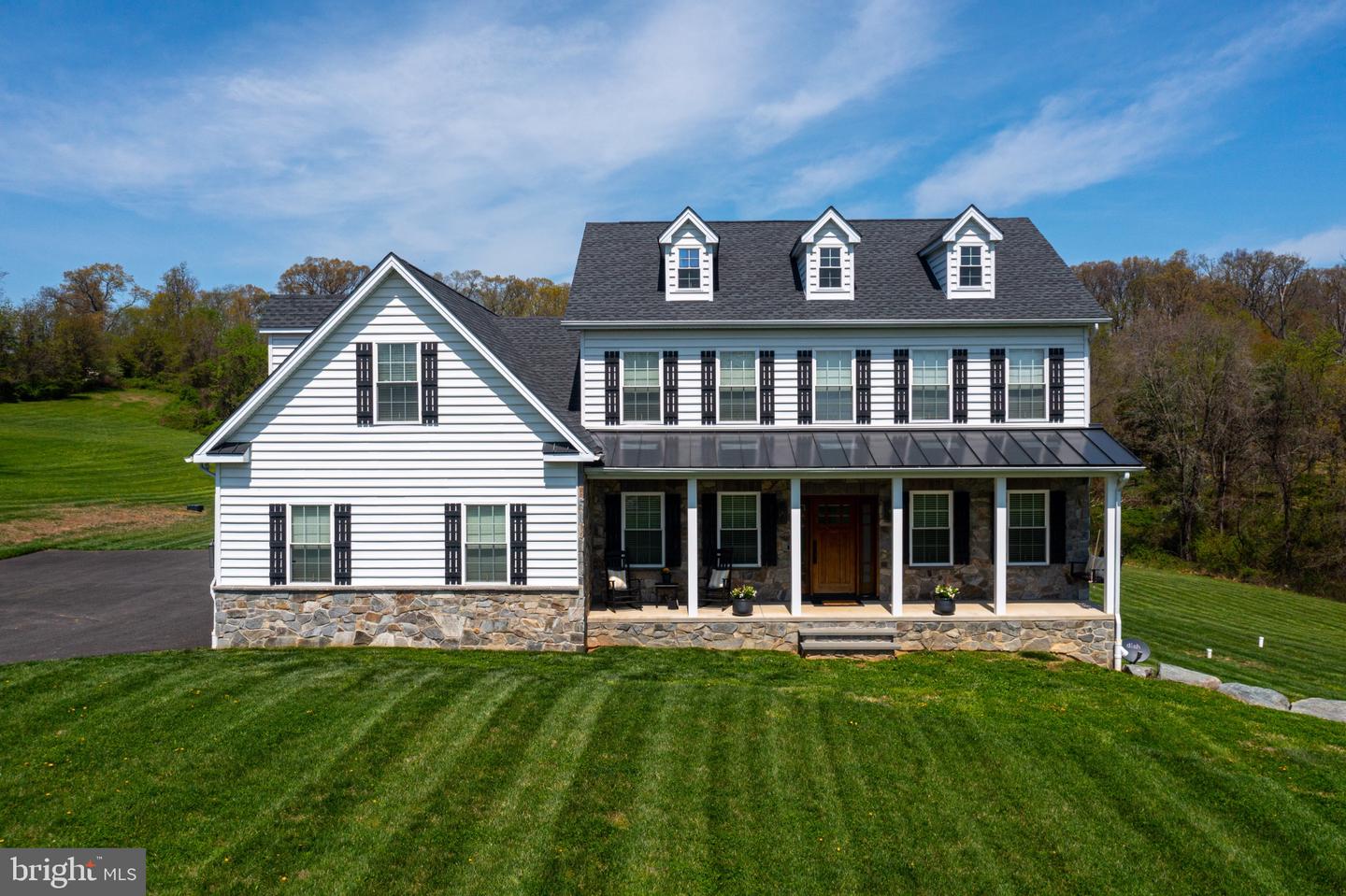 1296 Macton Road, Street