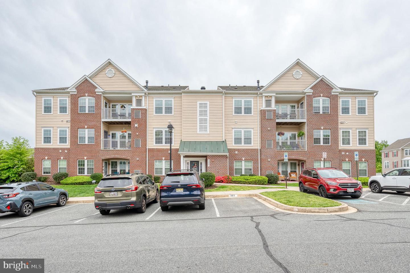 303 Lothian Way #303