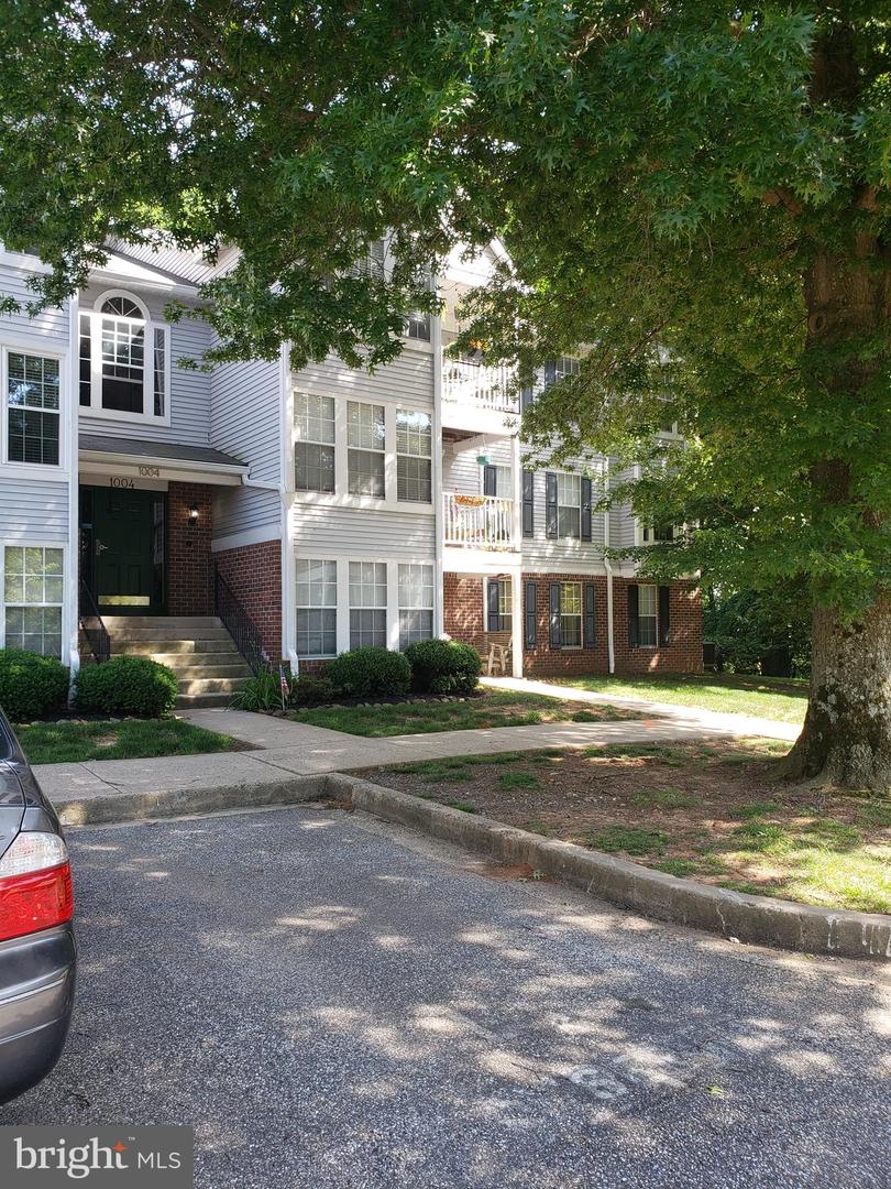 1004 Jessicas Court #9