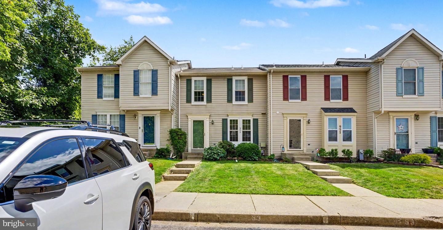 953 Gainsborough Court #953