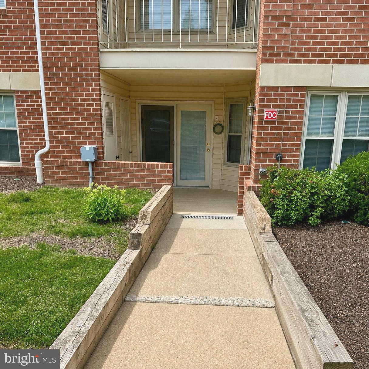 1712 Landmark Drive #j