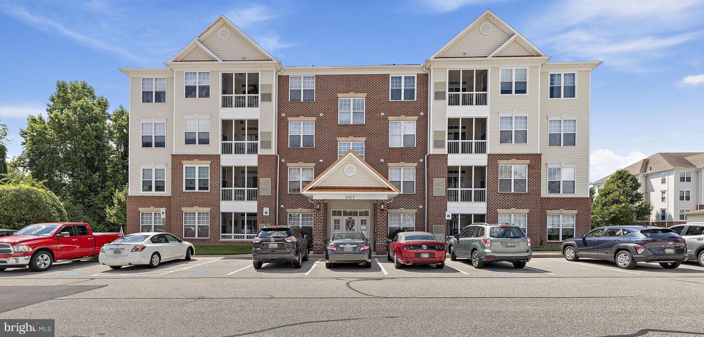 307 Tiree Court #403