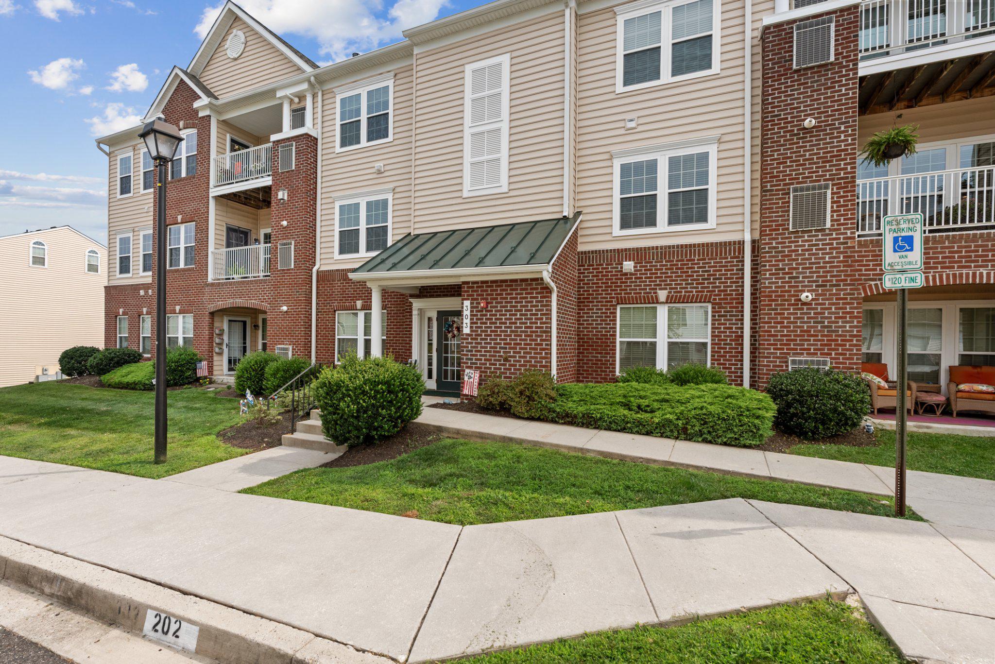 303 Lothian Way #204